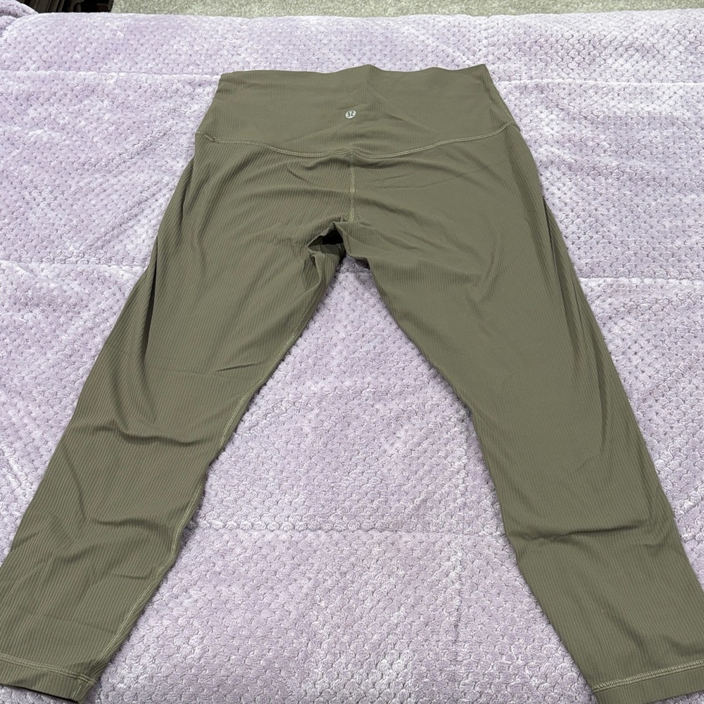 NWOT Lululemon Athletica olive Khaki High-Rise ribbed Leggings size 10